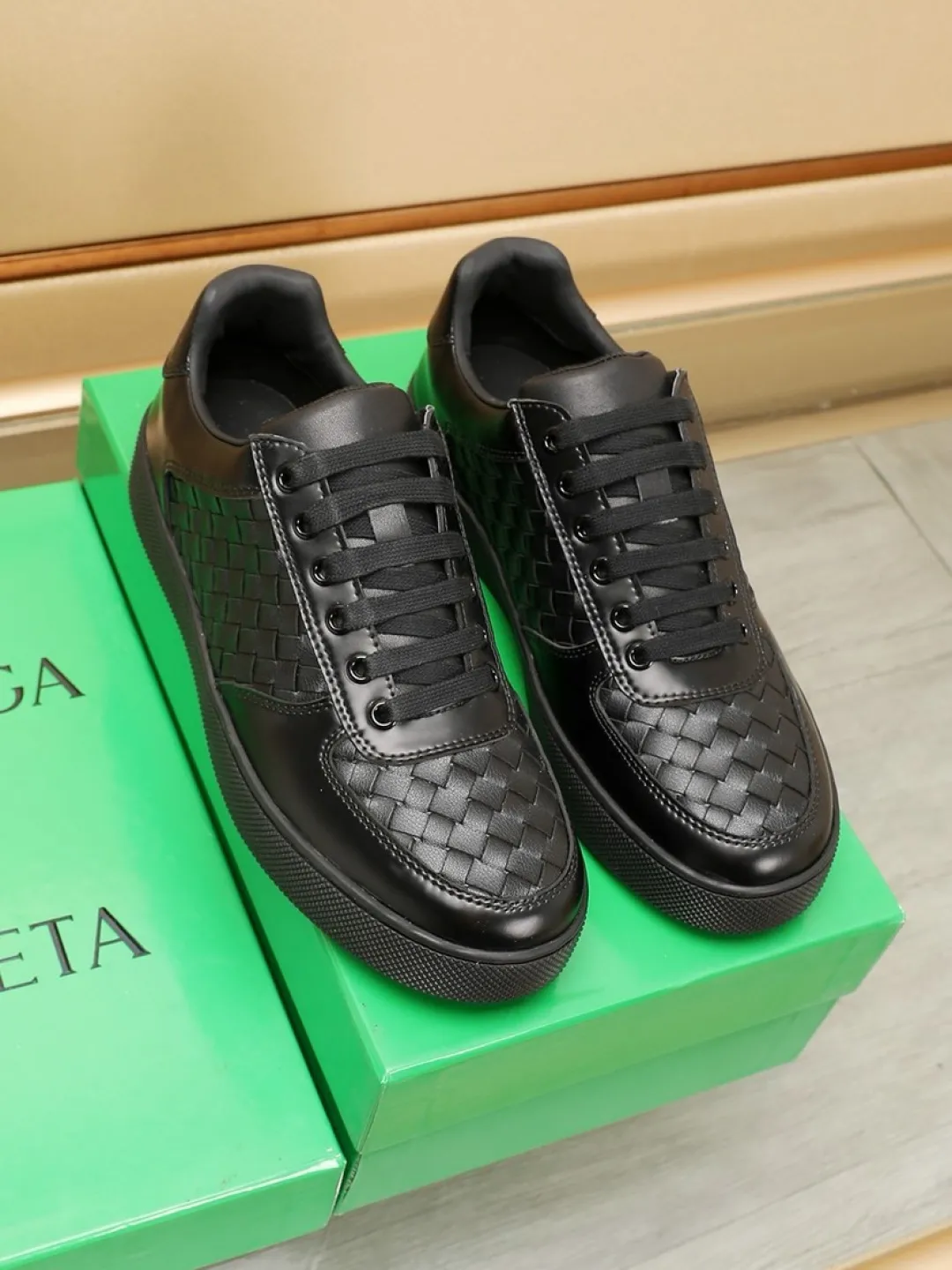 Men's Men's Shoes💰P 500💰【BV】Classic Casual Shoes🔍Winning the world's recognized top brand with details and creativity, the details highlight traditional hand stitching. The upper is made of original first-layer cowhide woven surface, and the cowhide lining is environmentally friendly. ♻️Does not fade. 💪Sole: Rubber original outsole specially provided by the original factory. ⚠Can be entered and exited at will. Welcome to compare. ⚠Number of sizes: 38-45 (customized in 45)